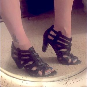 Nine & Co 8.5 Black Open Toe Strappy Heels Zipper